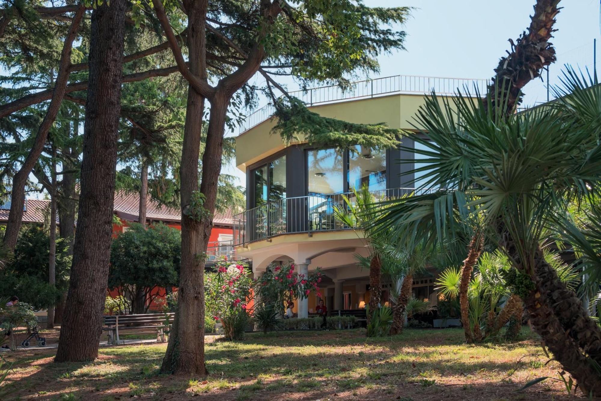 Floramare Health Resort Izola Exteriör bild